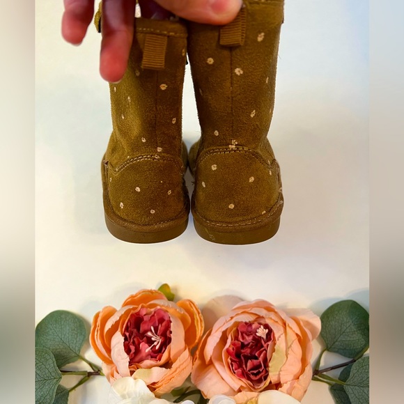 OshKosh brown suede boots - Picture 2 of 4